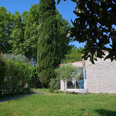 La petite maison de Lingling Mornas Extérieur photo