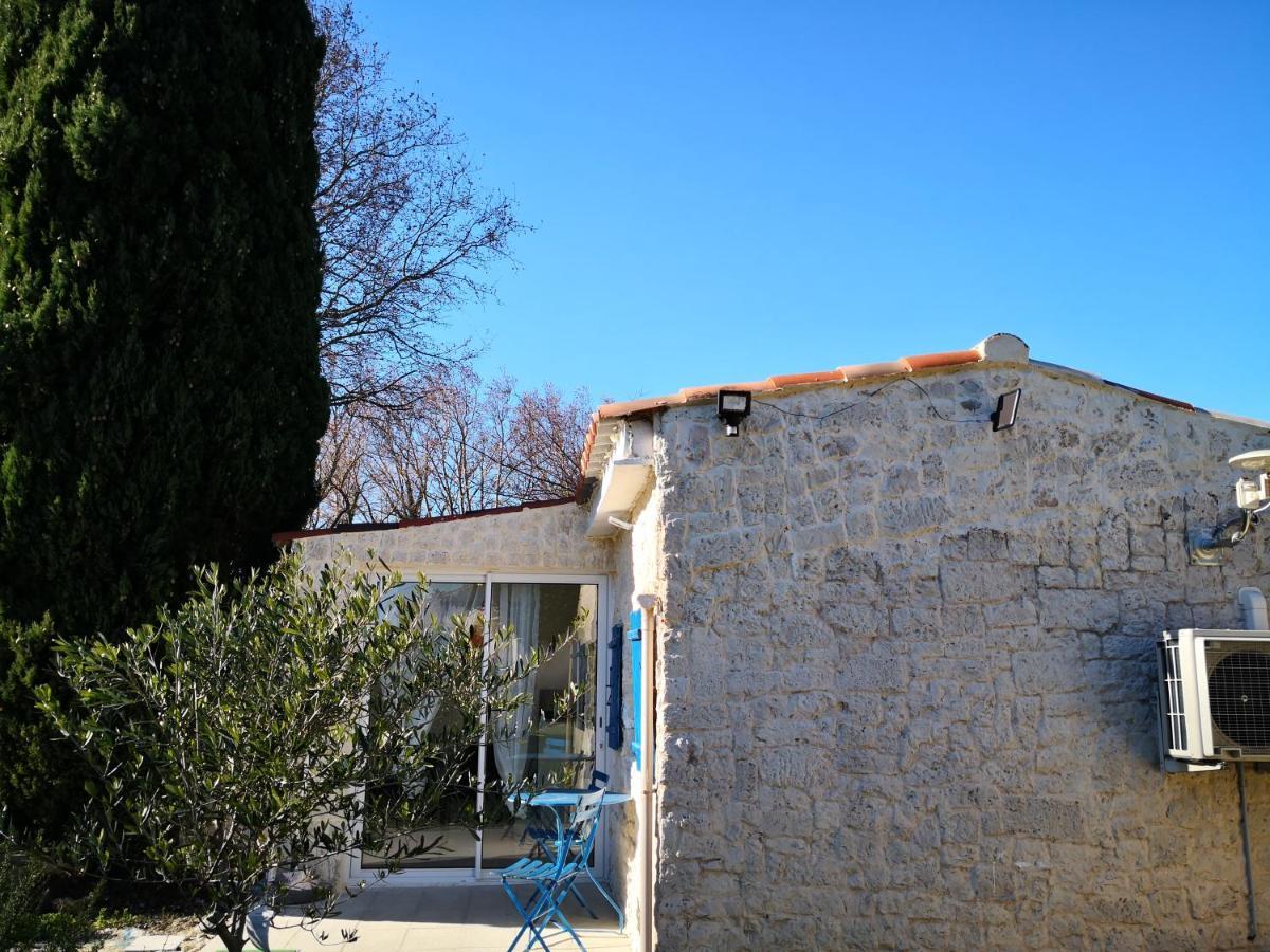 La petite maison de Lingling Mornas Extérieur photo