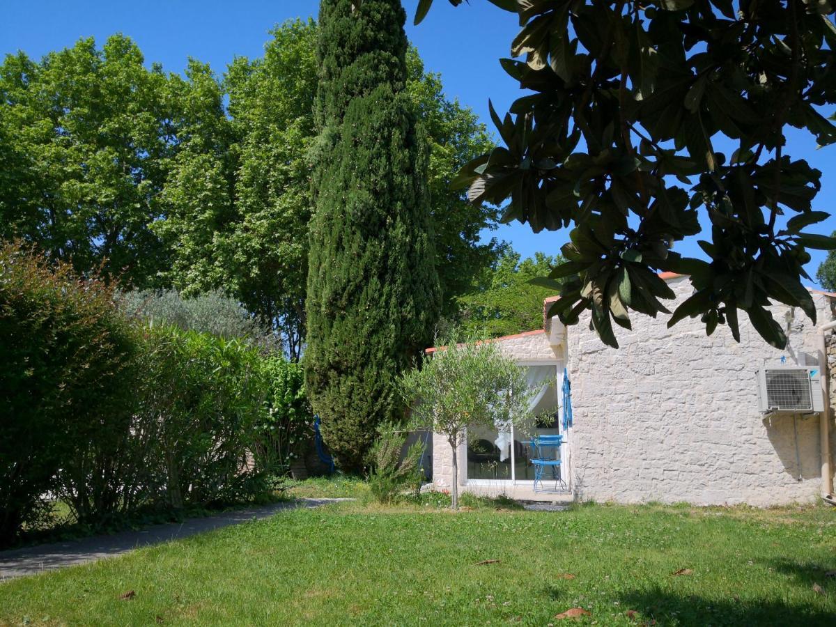 La petite maison de Lingling Mornas Extérieur photo