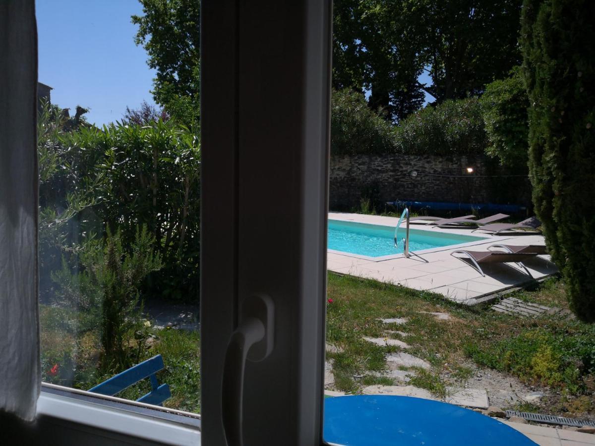 La petite maison de Lingling Mornas Extérieur photo